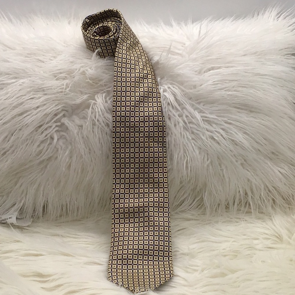 🌼3/$15🌼 BUNDLE DEAL! Chaps Yellow/Blue Square Print Tie - Picture 1 of 4
